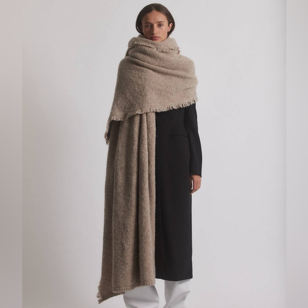 Janessa Leone Oatmeal Blanket Scarf NWT